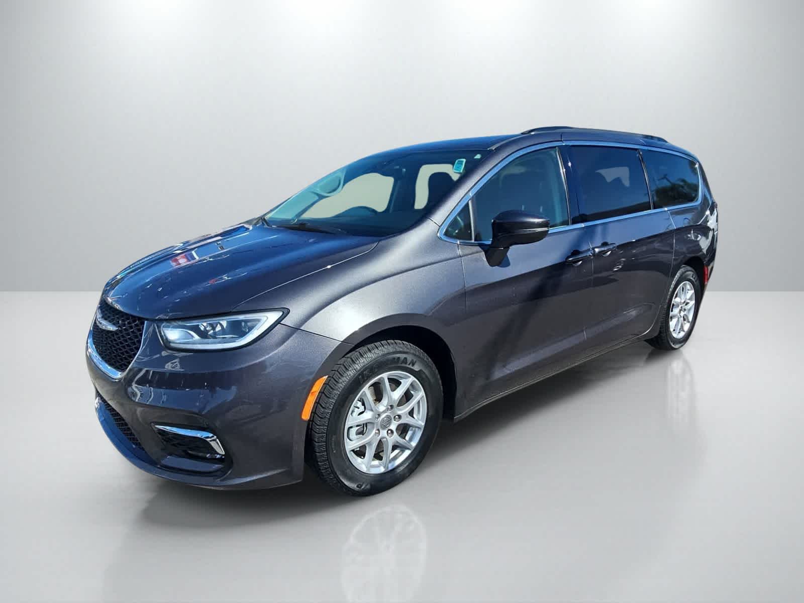 Thumbnail: 2022 Chrysler Pacifica - 5