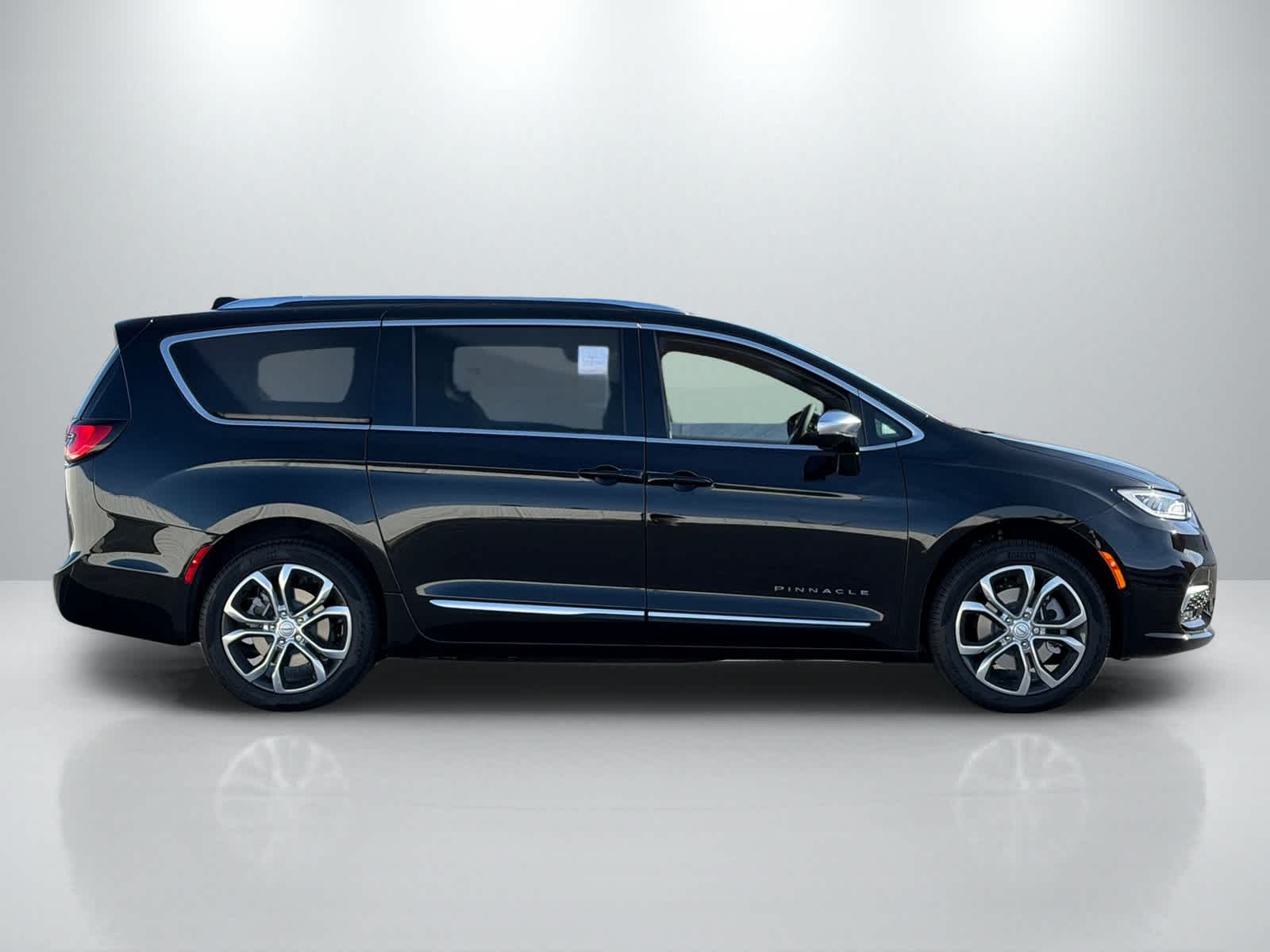 Thumbnail: 2026 Chrysler Pacifica - 8