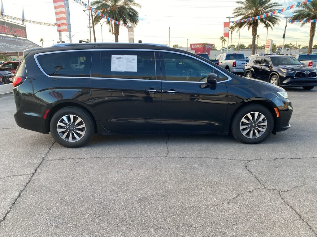 Used 2021 Chrysler Pacifica Touring L Van
