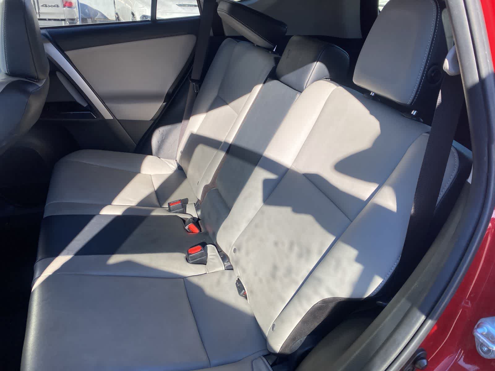 Thumbnail: 2016 Toyota RAV4 - 14