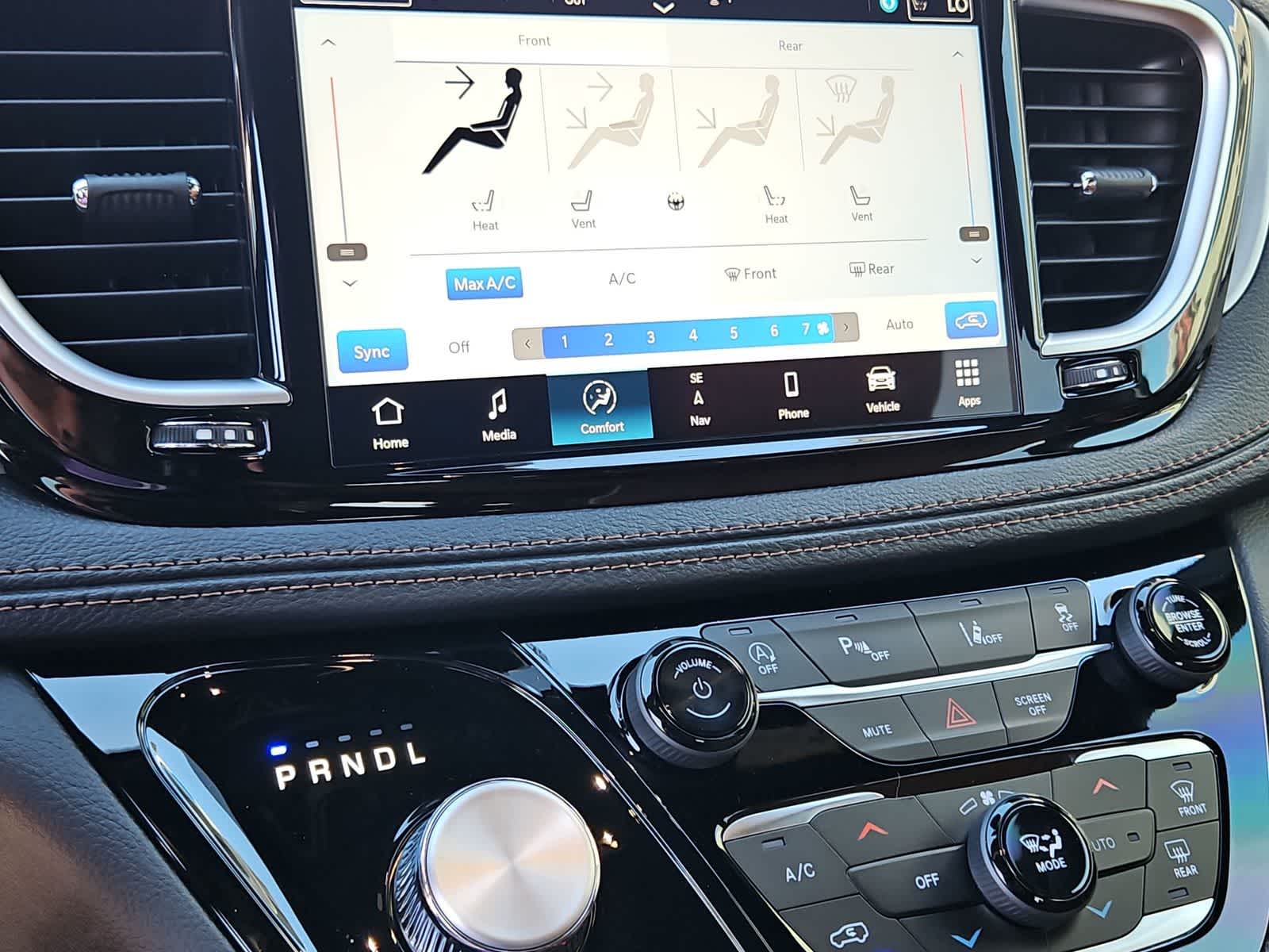 Thumbnail: 2026 Chrysler Pacifica - 27