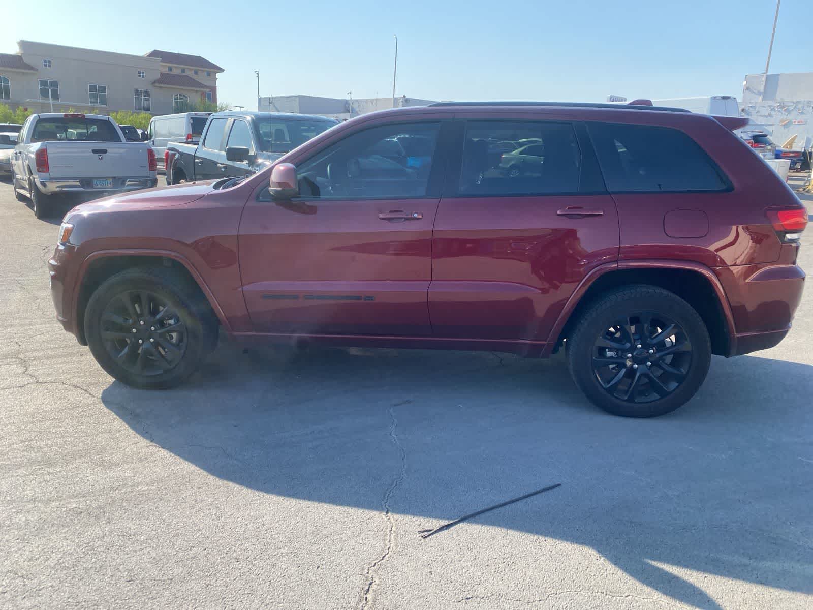 Thumbnail: 2022 Jeep Grand Cherokee - 10
