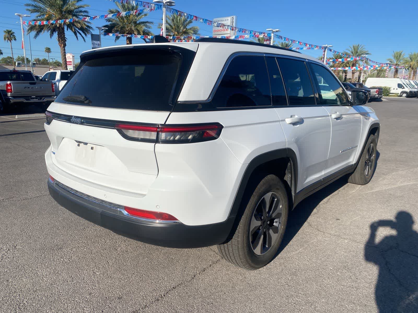 Thumbnail: 2024 Jeep Grand Cherokee - 7