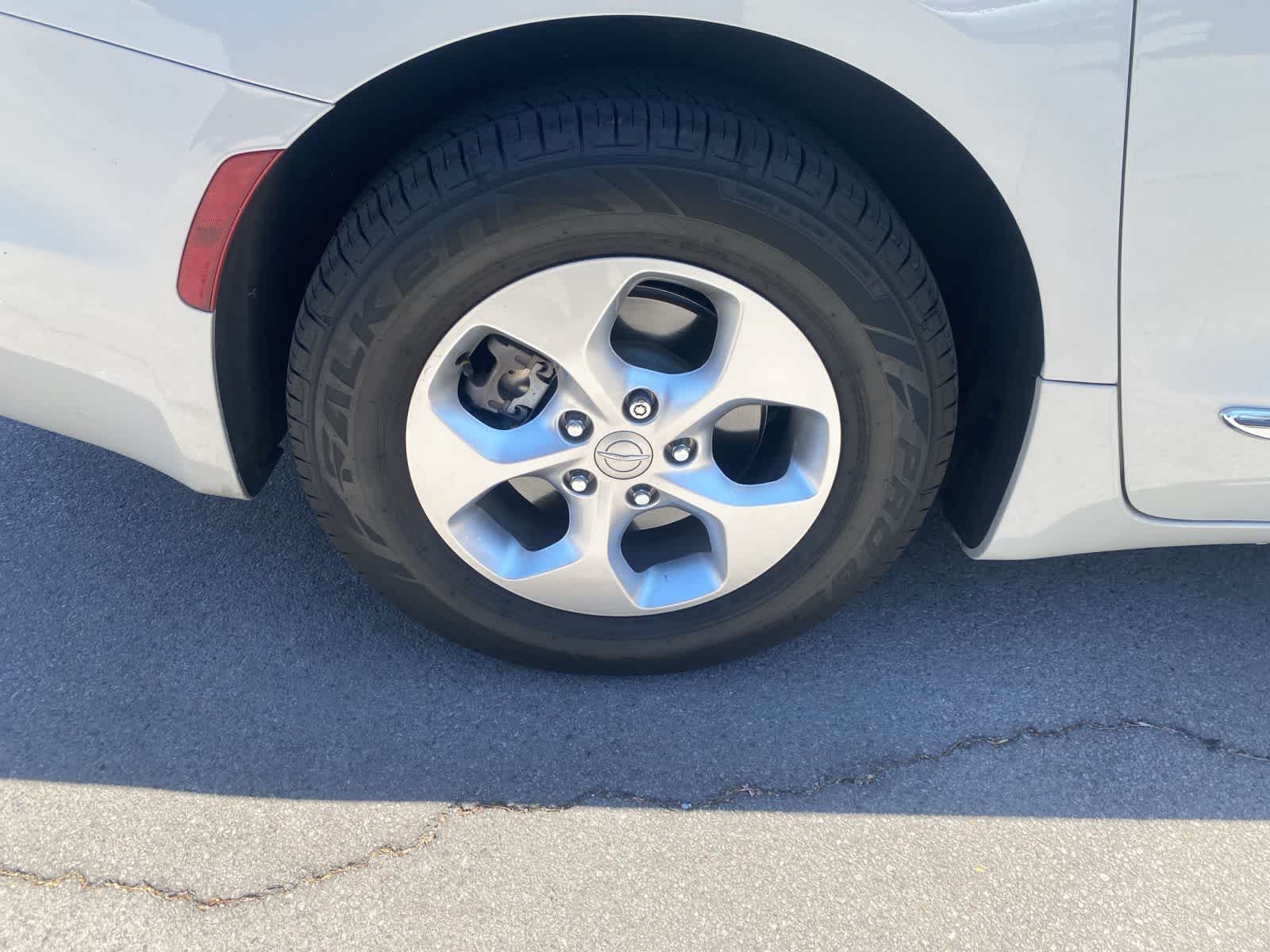 2017 Chrysler Pacifica  5