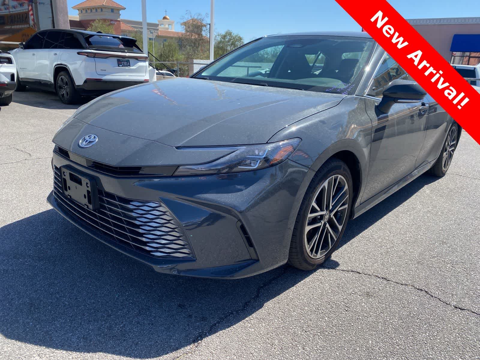 2026 Toyota Camry XLE Hybrid's photo