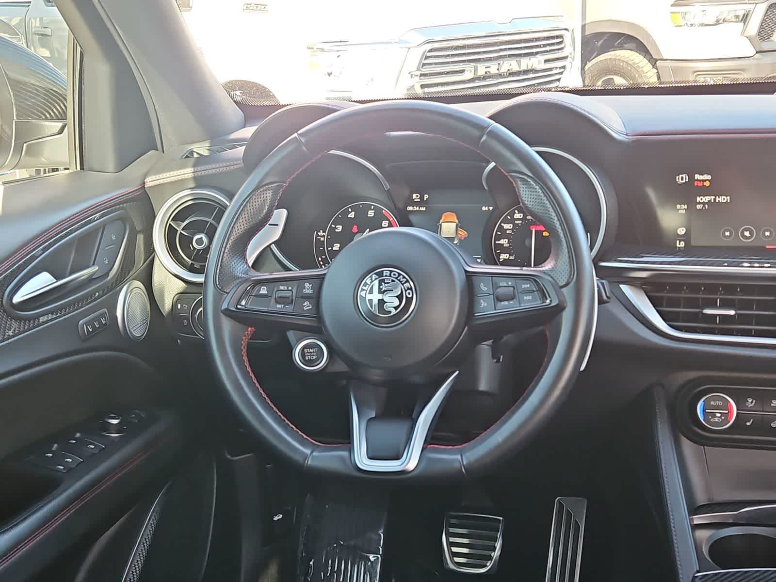 Thumbnail: 2023 Alfa Romeo Stelvio - 24