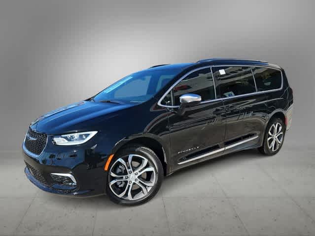 2026 Chrysler Pacifica Pinnacle AWD's photo