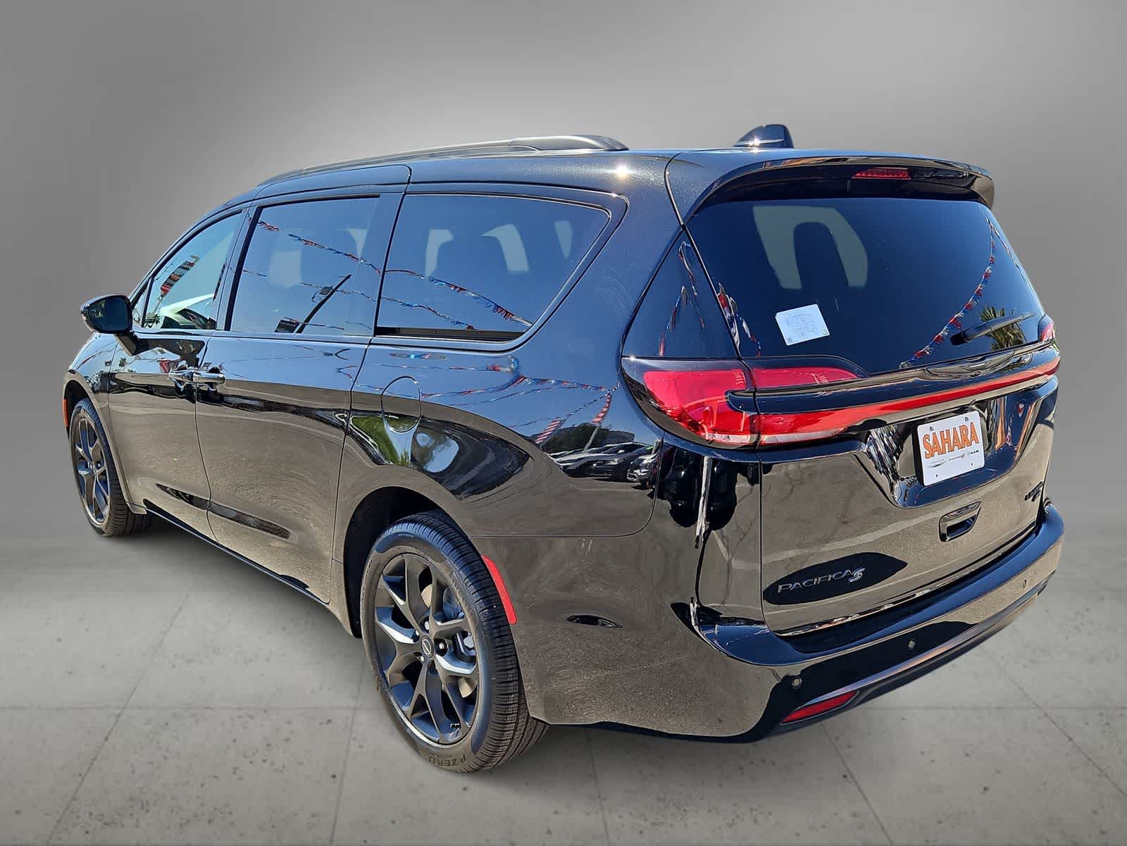 Thumbnail: 2026 Chrysler Pacifica - 6