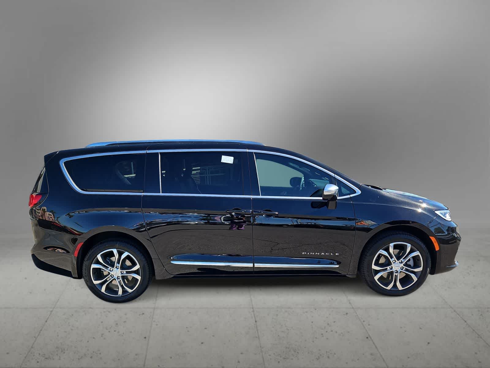 Thumbnail: 2026 Chrysler Pacifica - 9