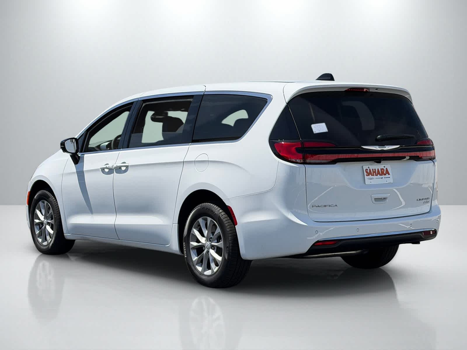 Thumbnail: 2026 Chrysler Pacifica - 4