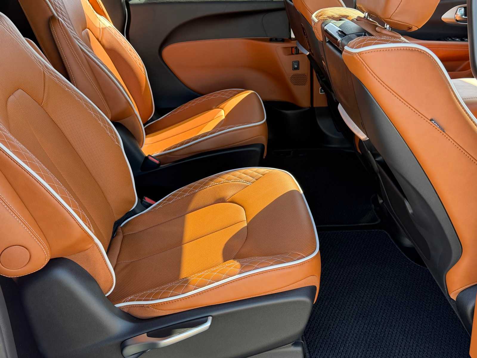 Thumbnail: 2026 Chrysler Pacifica - 28