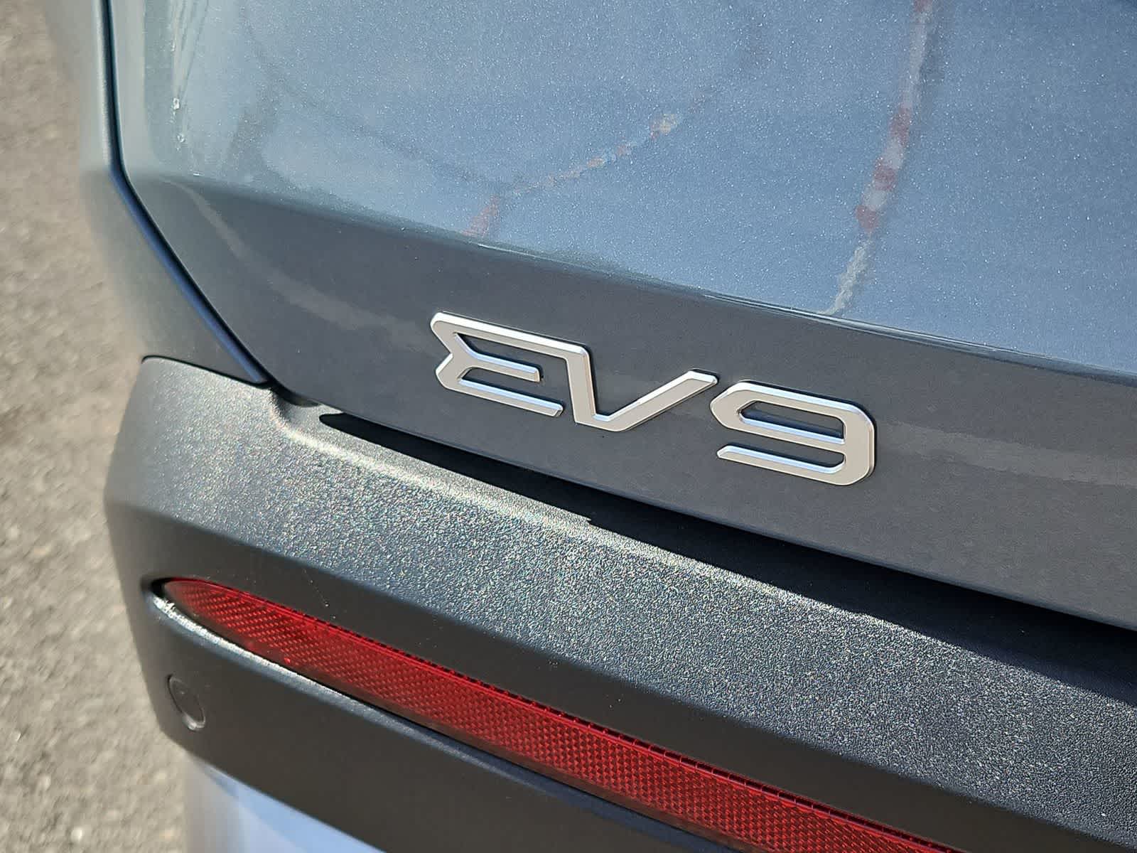 Thumbnail: 2024 Kia EV9 - 13