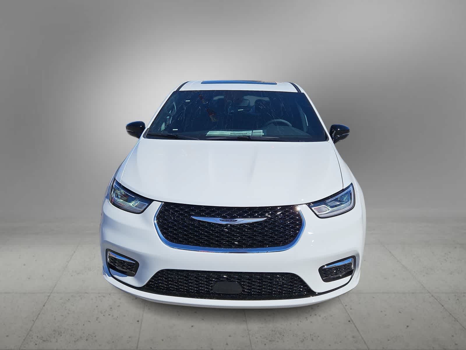 Thumbnail: 2026 Chrysler Pacifica - 3