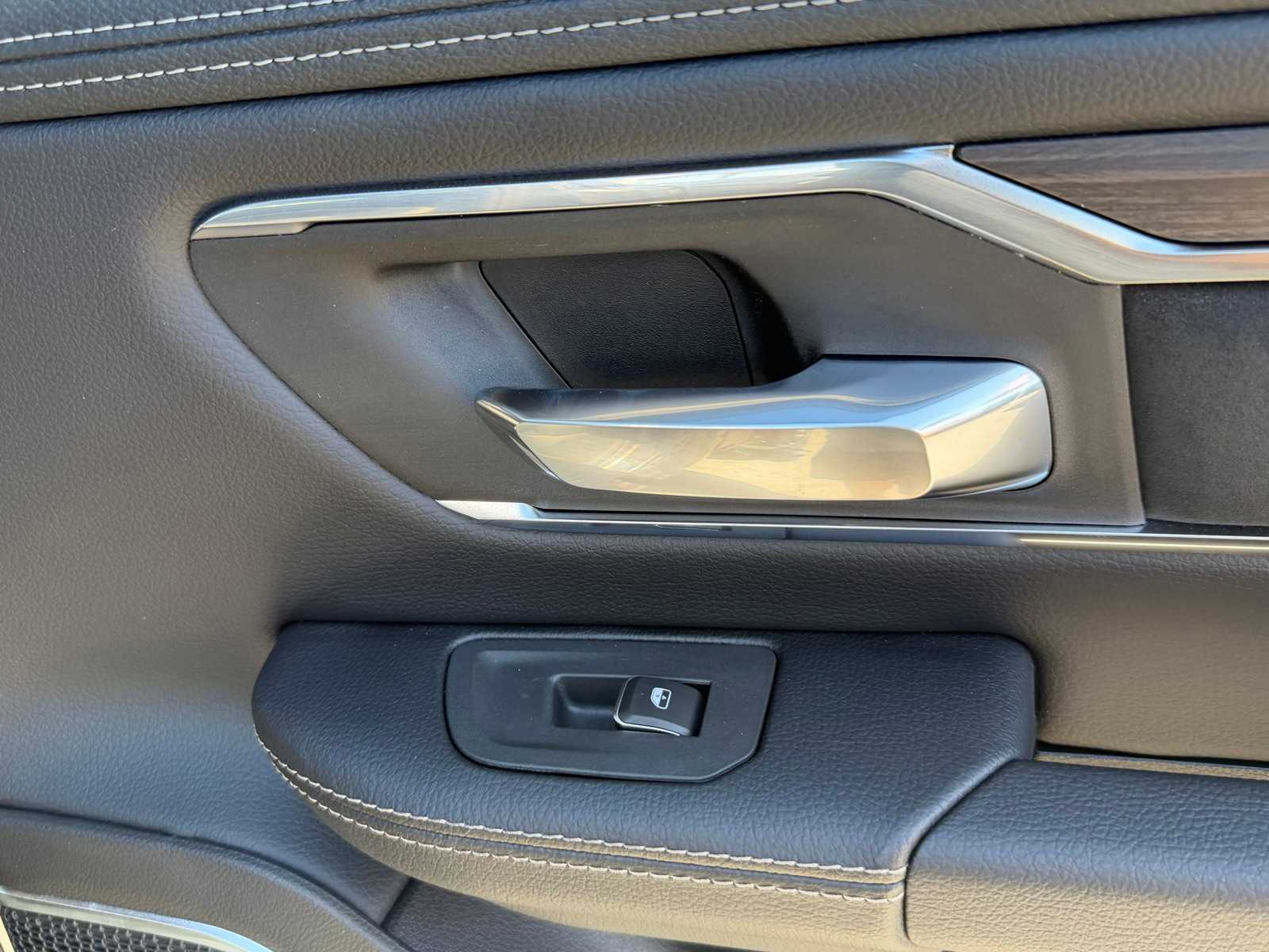 Thumbnail: 2026 RAM 1500 - 18