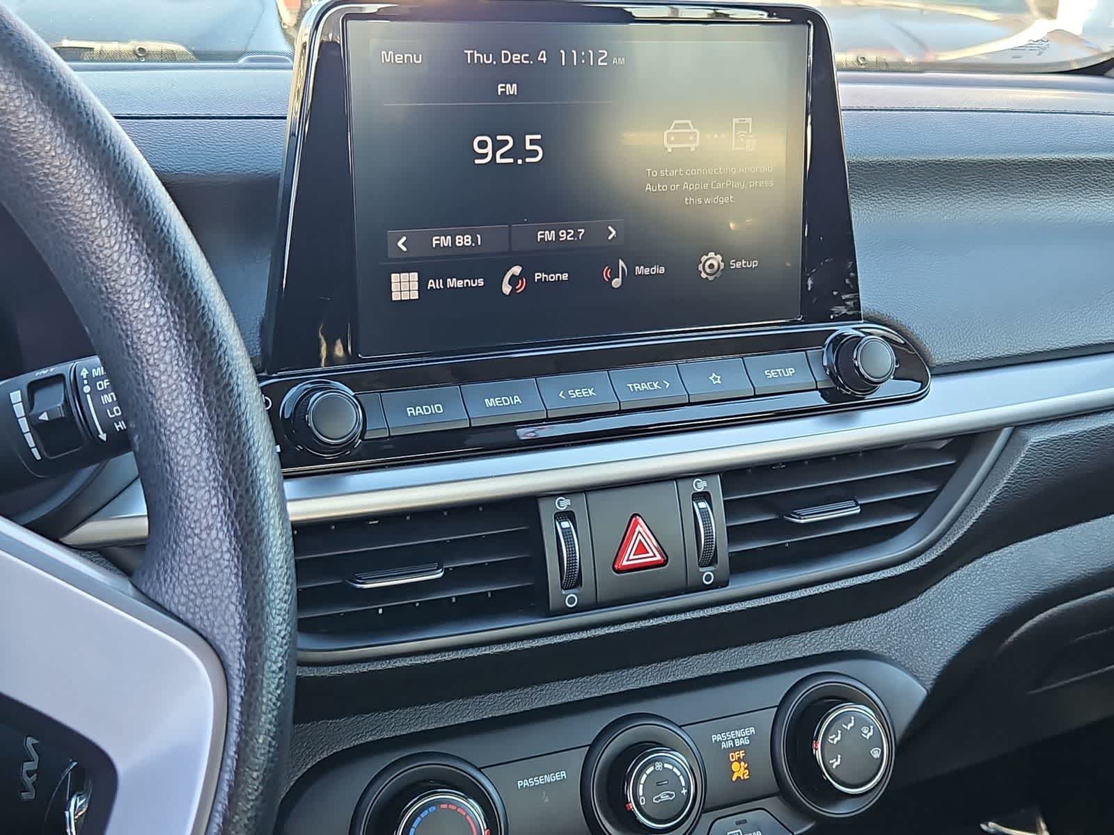 Thumbnail: 2023 Kia Forte - 28