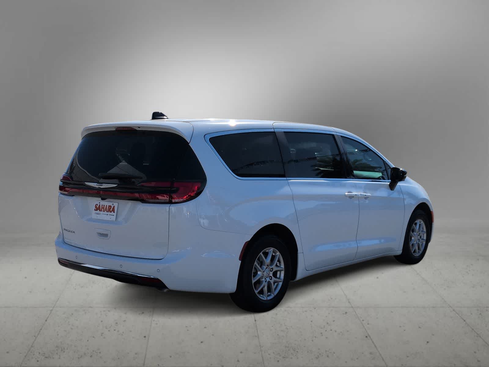 Thumbnail: 2026 Chrysler Pacifica - 8