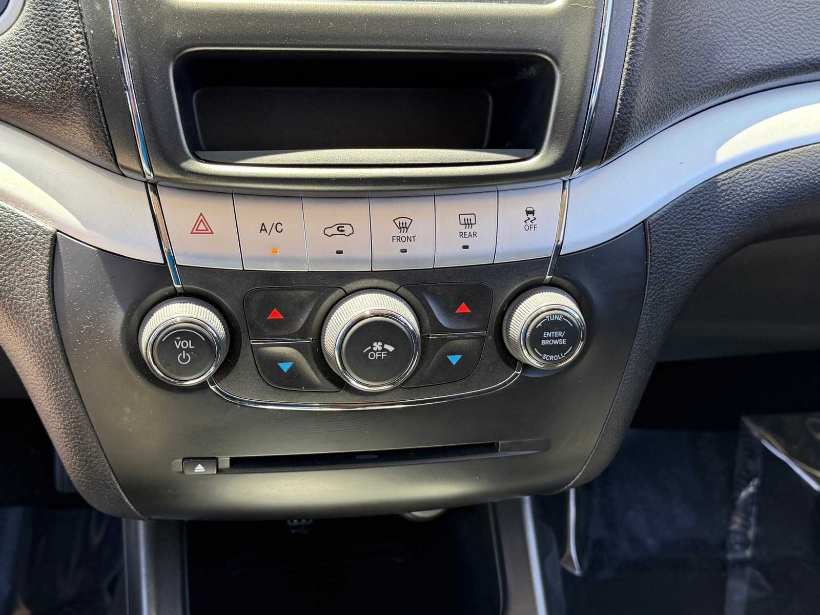 Thumbnail: 2019 Dodge Journey - 23