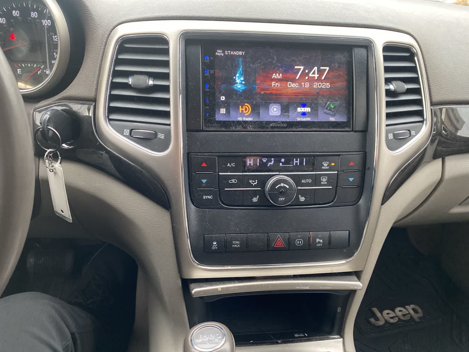 Thumbnail: 2011 Jeep Grand Cherokee - 15