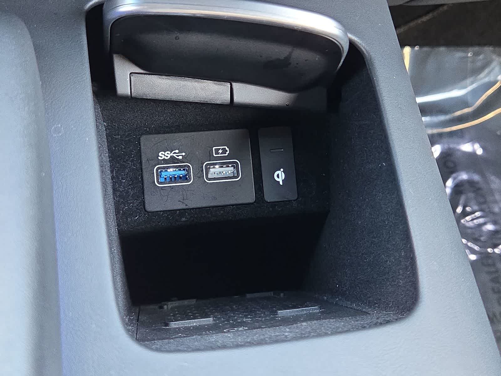 Thumbnail: 2023 Genesis GV70 - 32