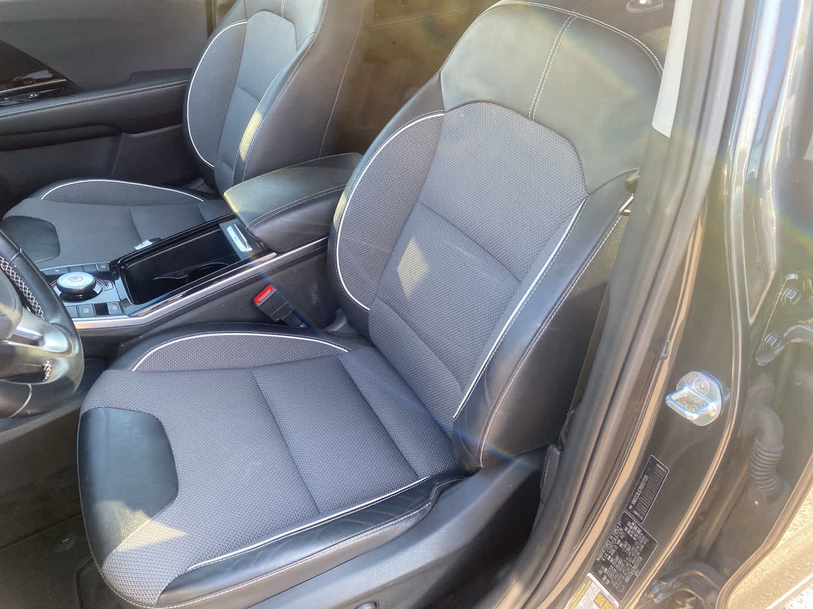 Thumbnail: 2022 Kia Niro - 11