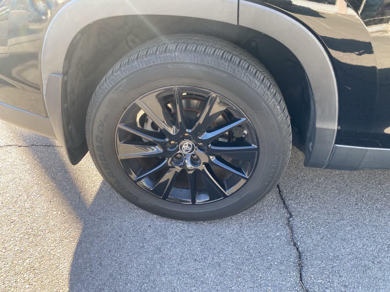 Thumbnail: 2019 Toyota Highlander - 6