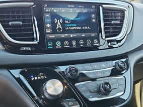 Thumbnail: 2020 Chrysler Pacifica - 32