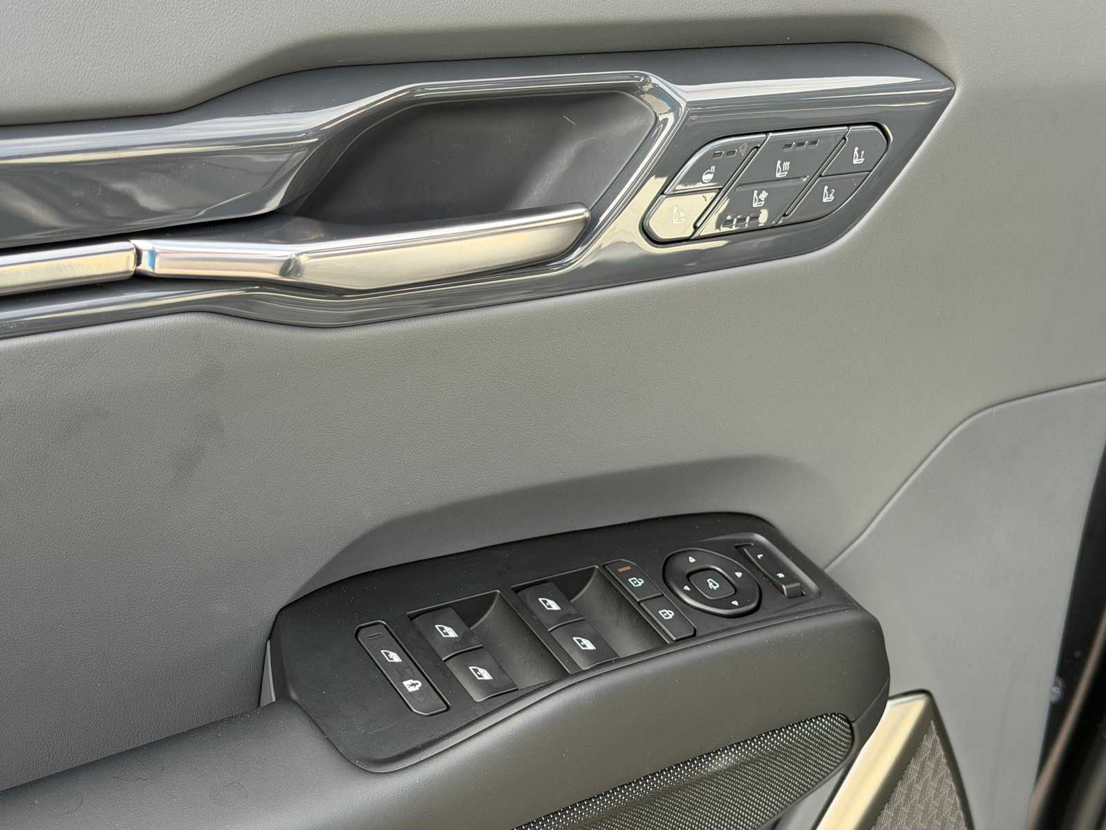 Thumbnail: 2026 Kia EV9 - 15