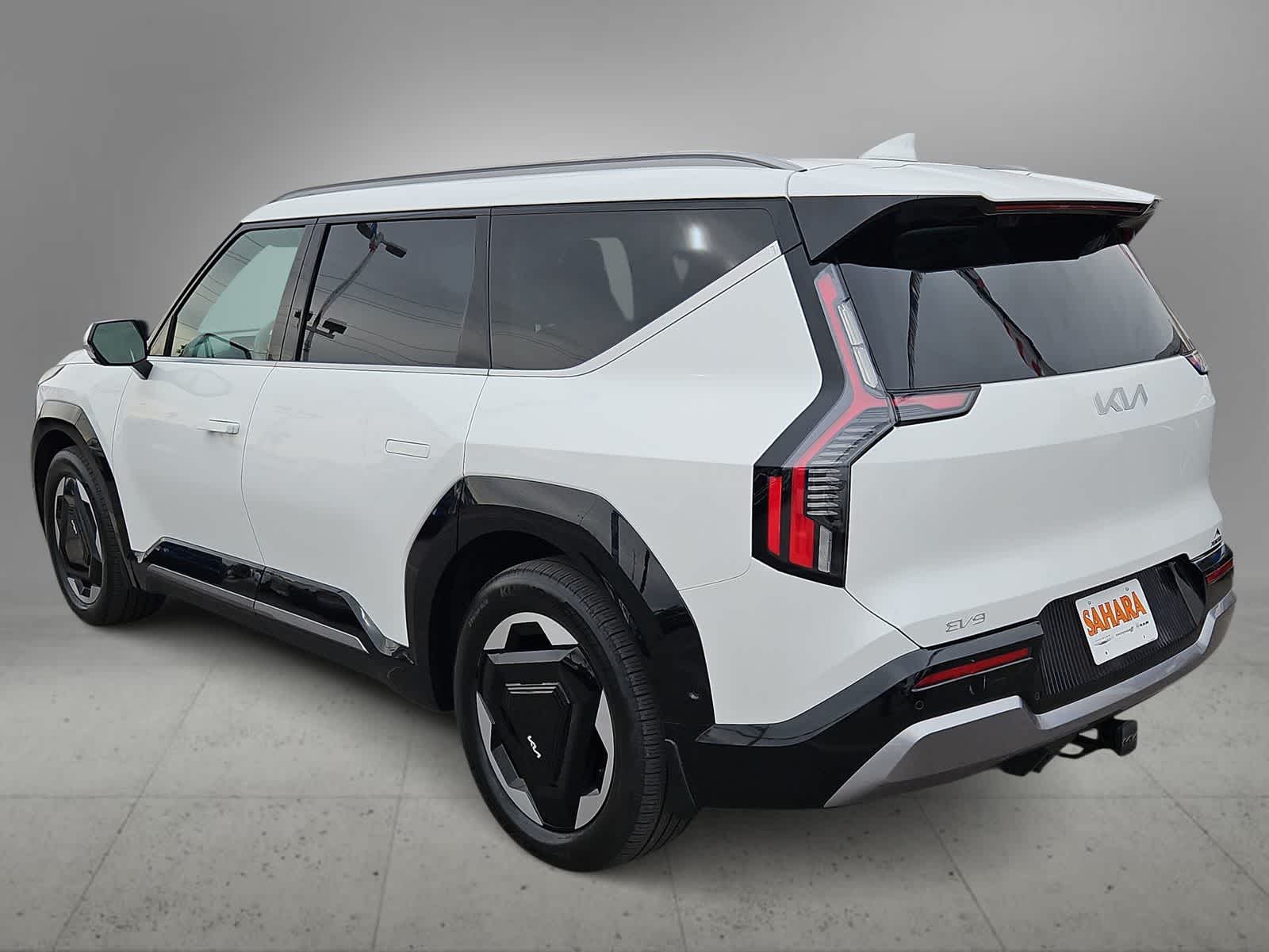 Thumbnail: 2024 Kia EV9 - 7