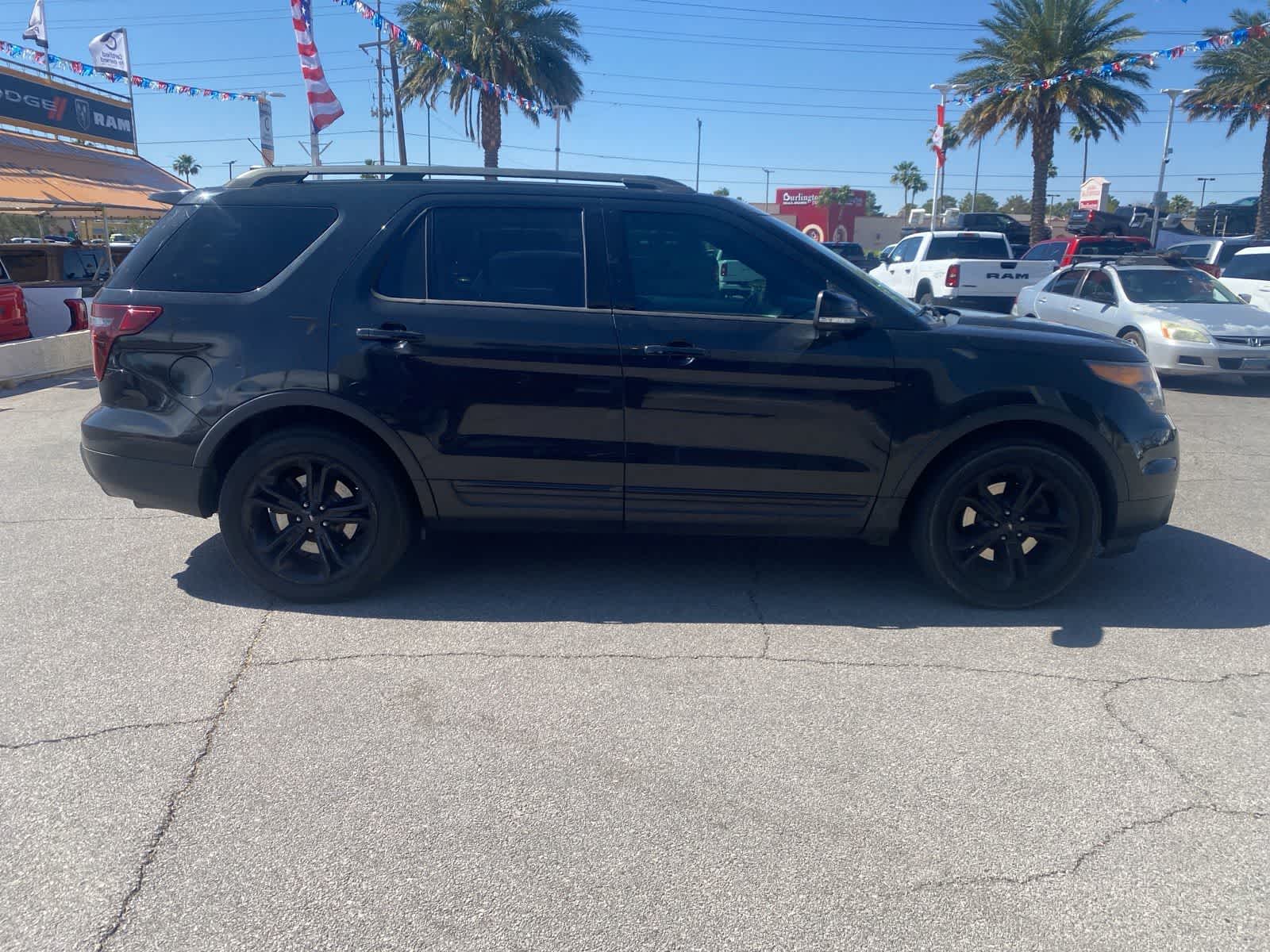 Thumbnail: 2015 Ford Explorer - 4