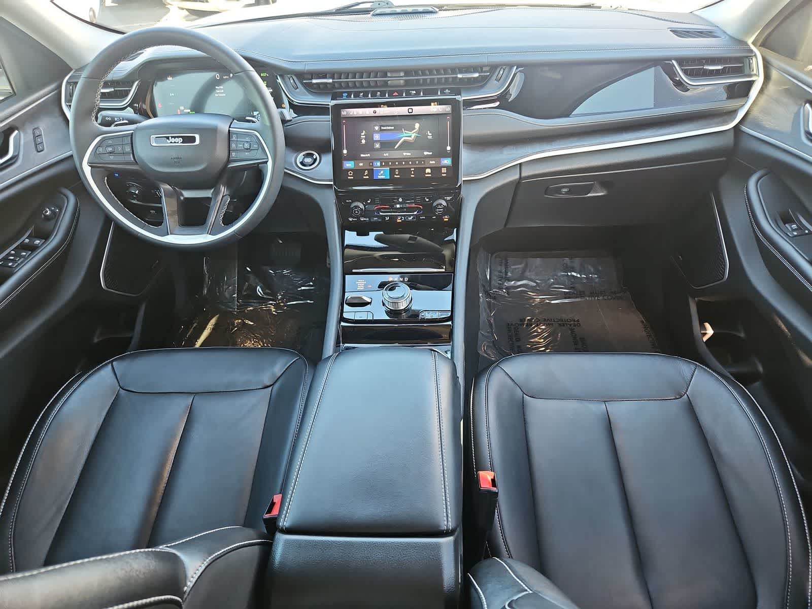 Thumbnail: 2022 Jeep Grand Cherokee - 16