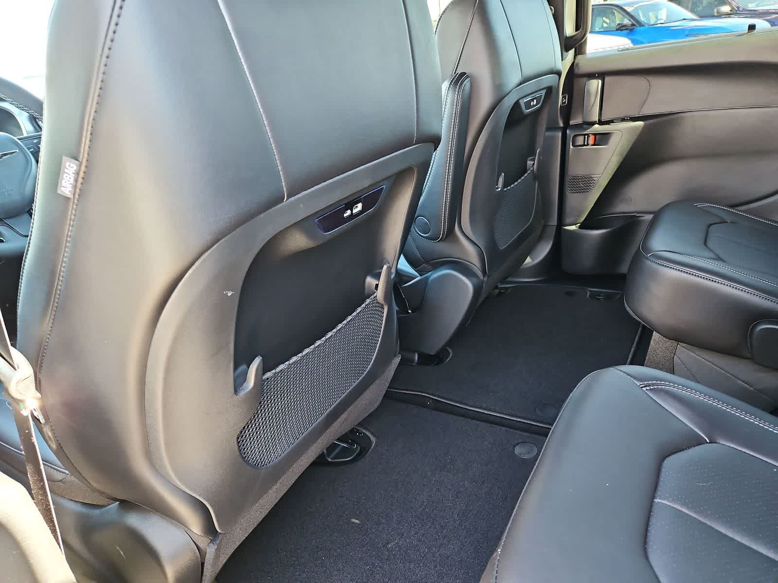 Thumbnail: 2026 Chrysler Pacifica - 18