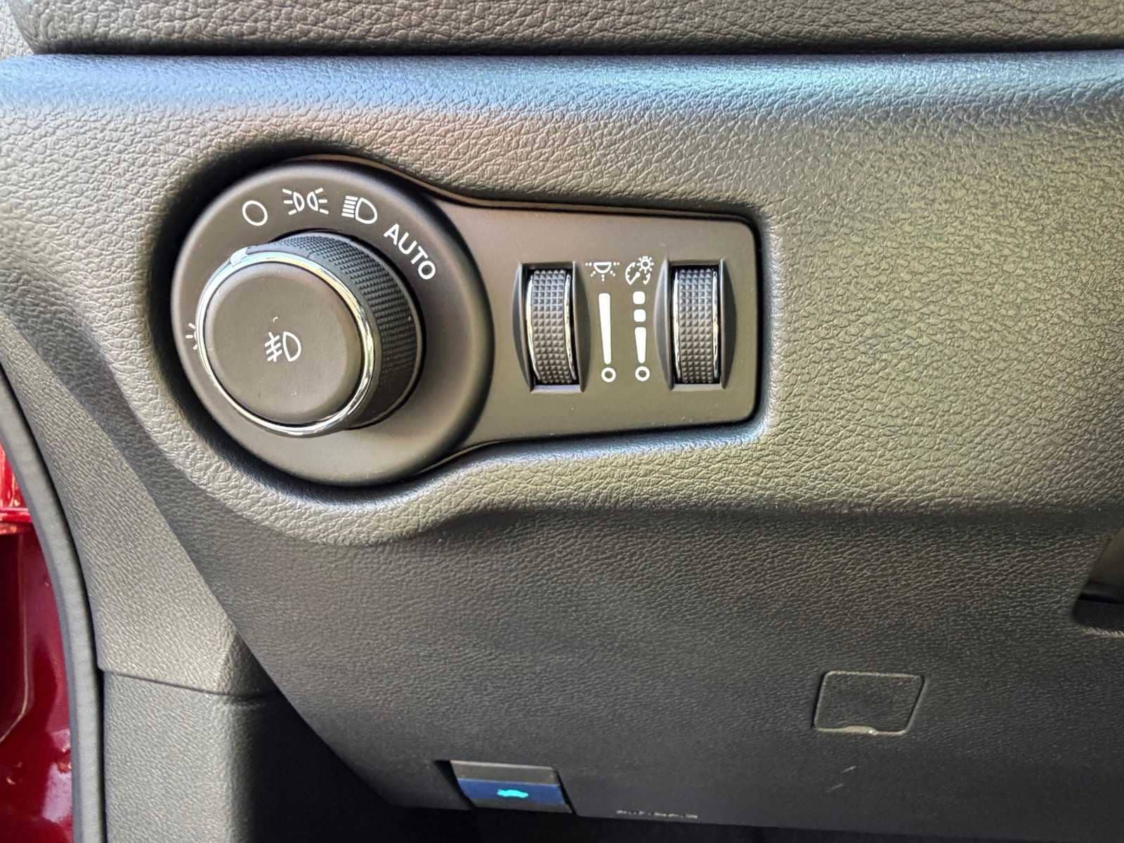 Thumbnail: 2026 Chrysler Pacifica - 29