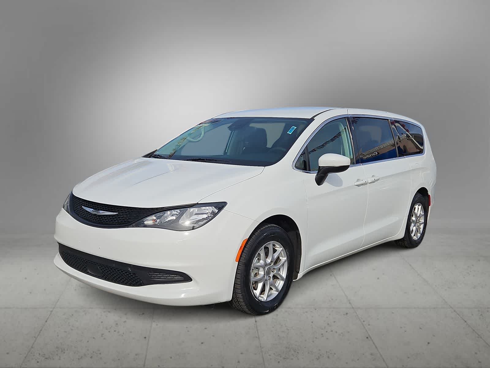 Thumbnail: 2023 Chrysler Voyager - 5