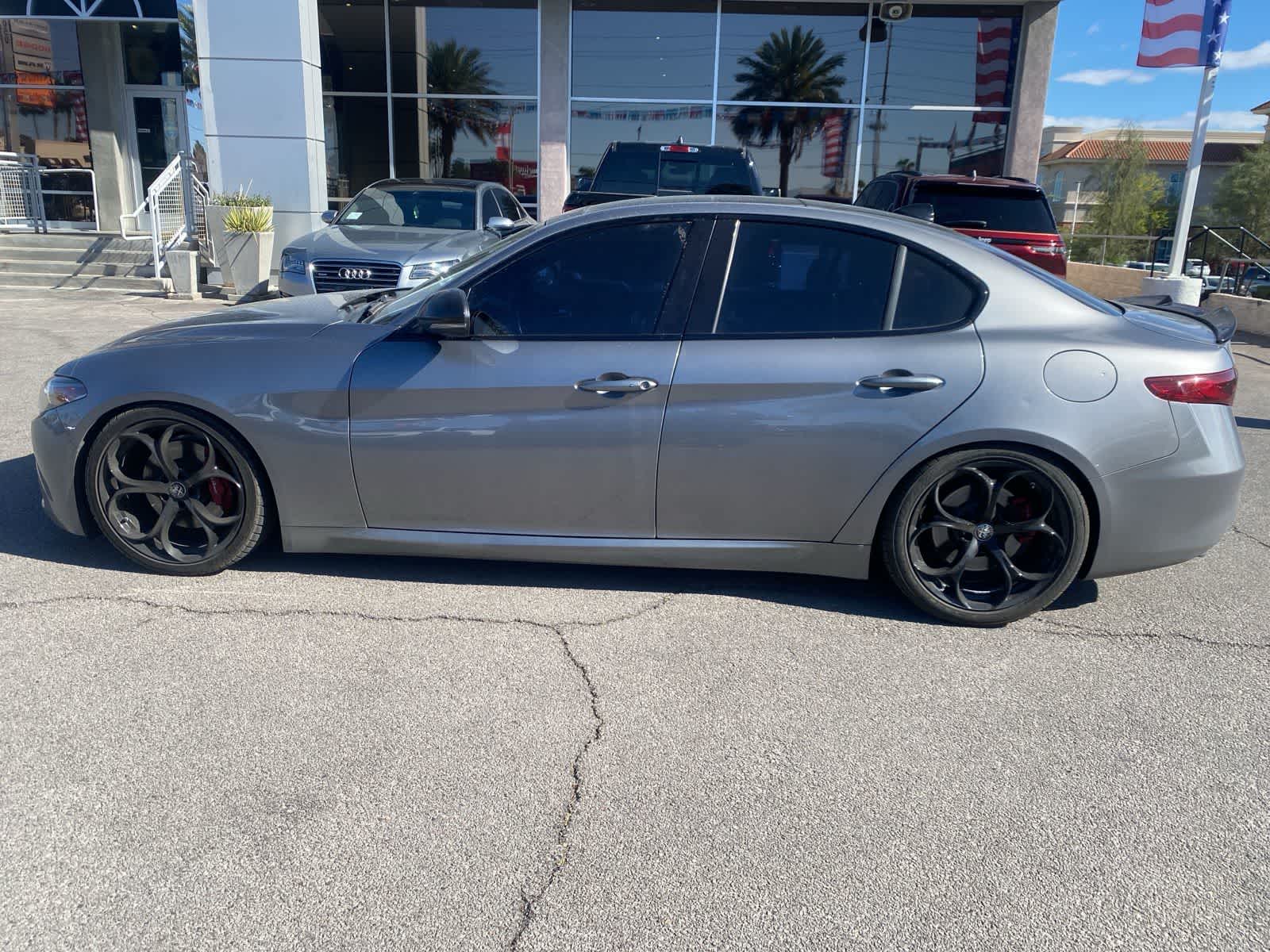 Thumbnail: 2020 Alfa Romeo Giulia - 9