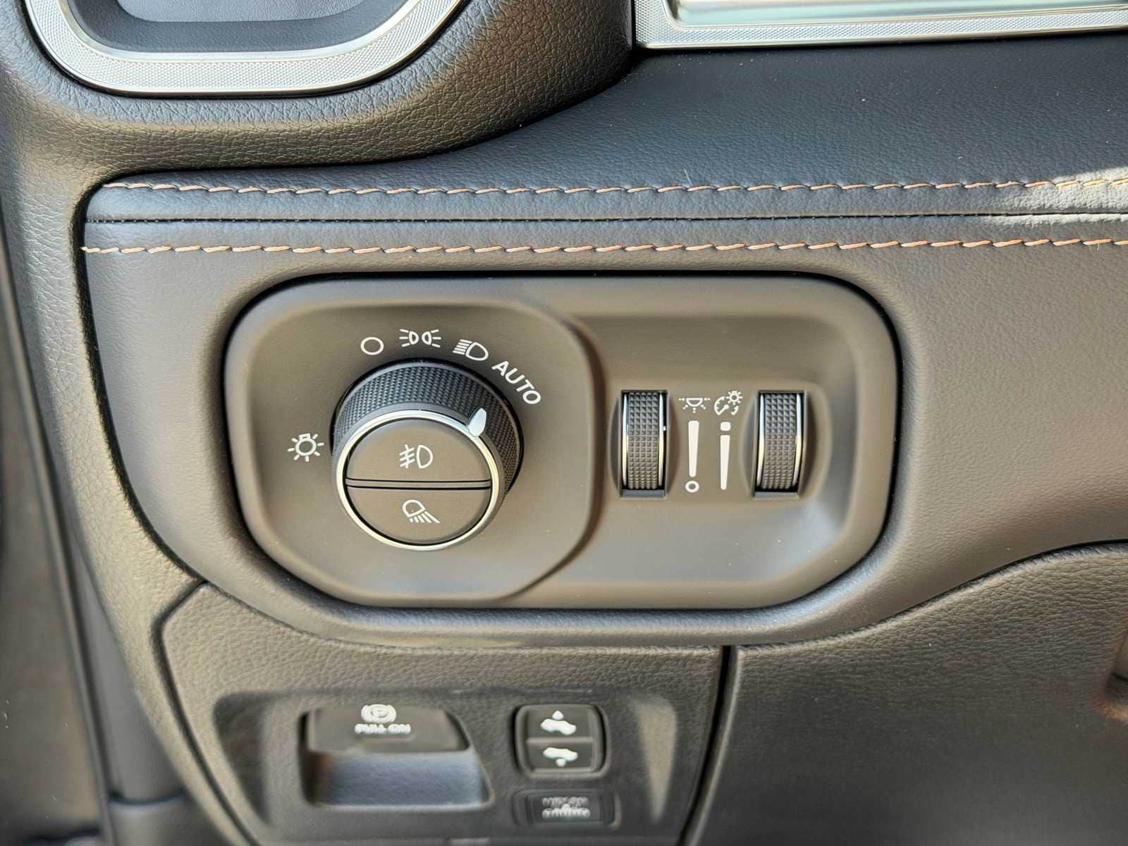 Thumbnail: 2026 RAM 1500 - 15