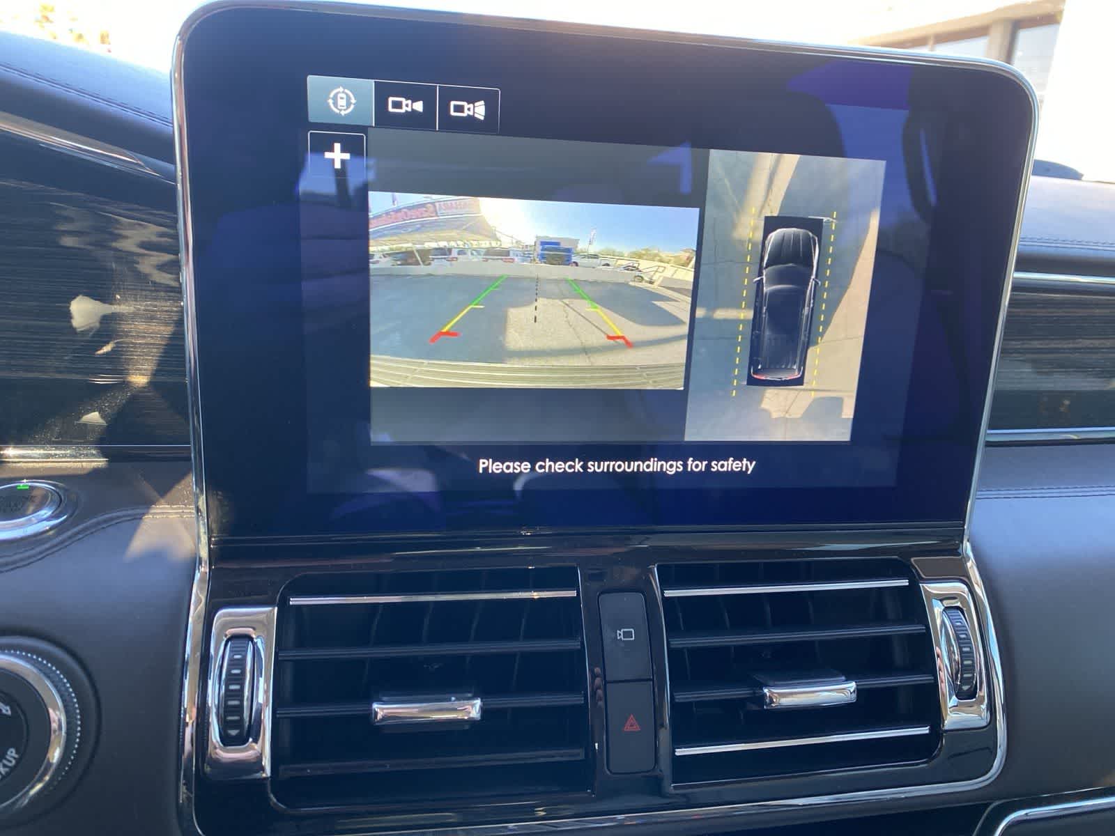 Thumbnail: 2018 Lincoln Navigator L - 18