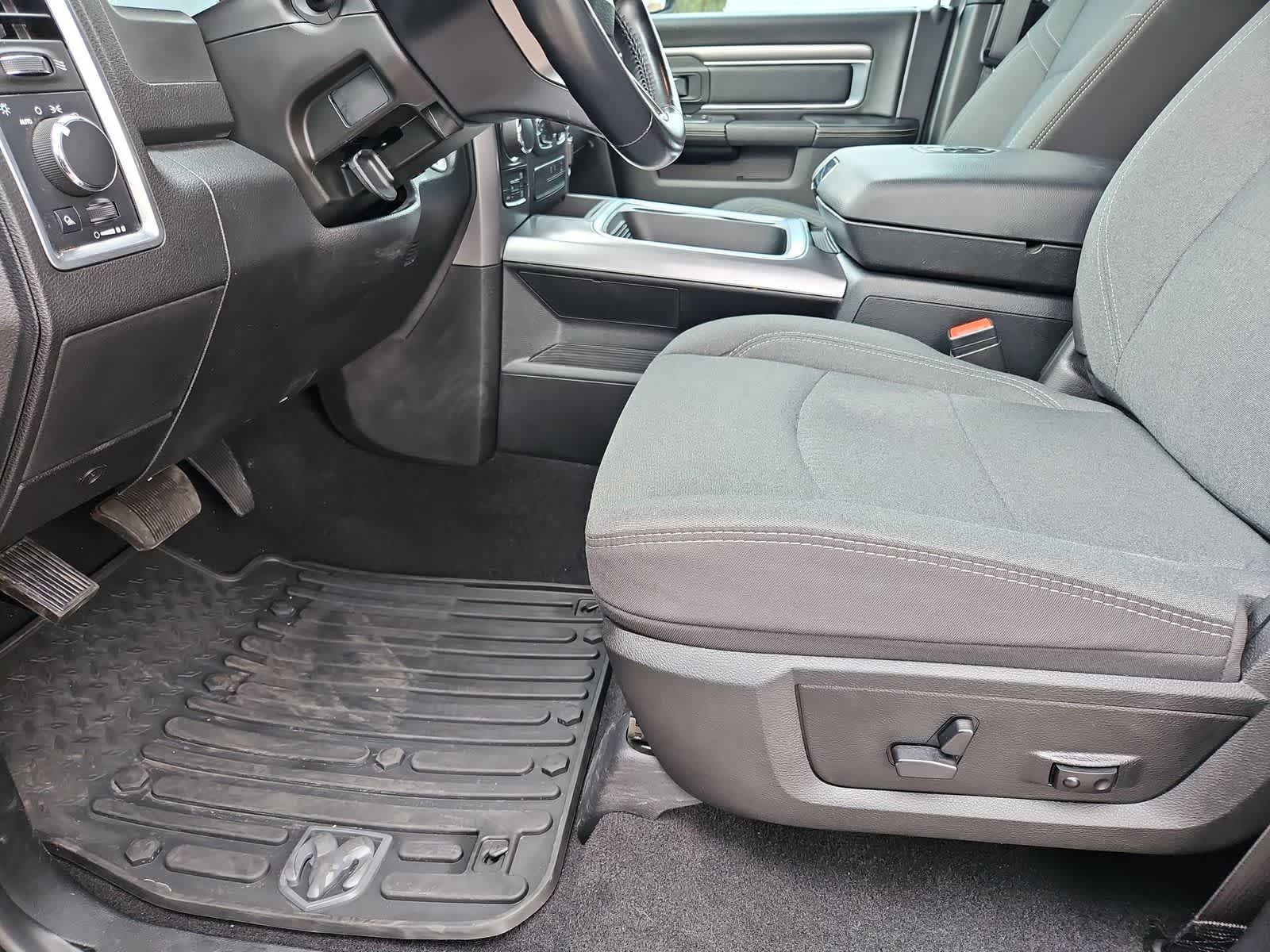 Thumbnail: 2024 RAM 1500 Classic - 17