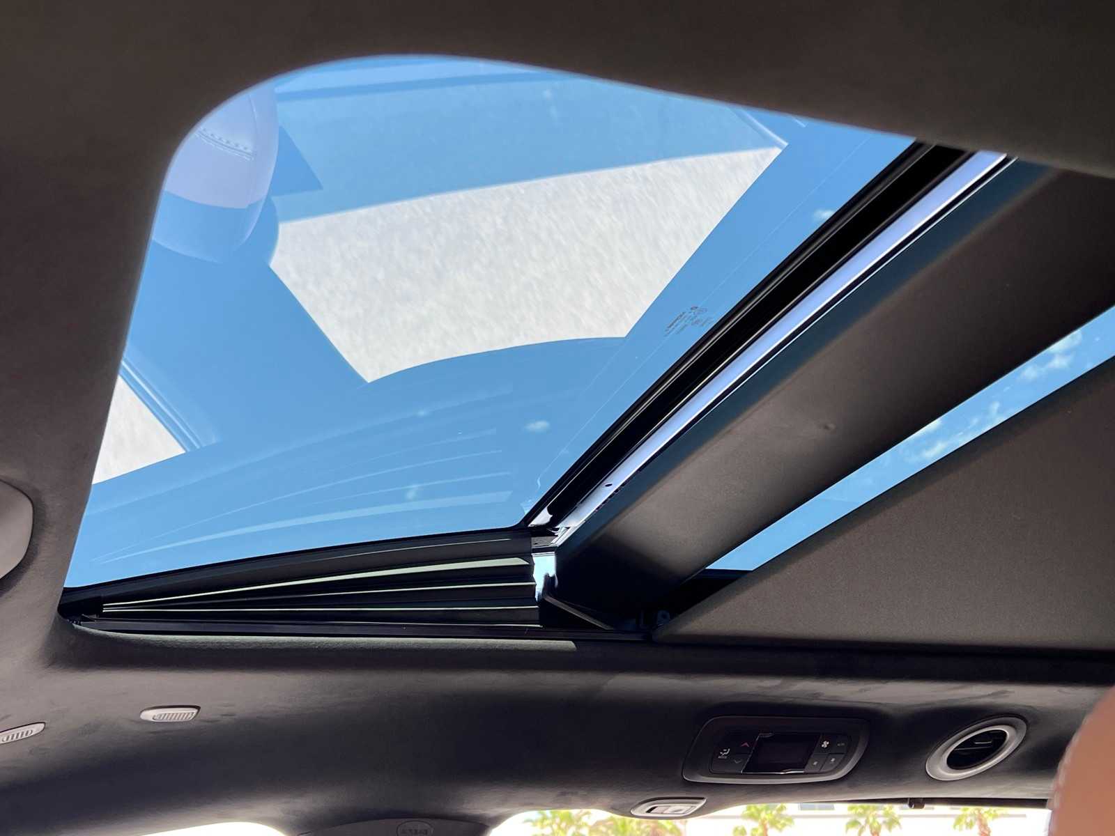Thumbnail: 2026 Chrysler Pacifica - 25