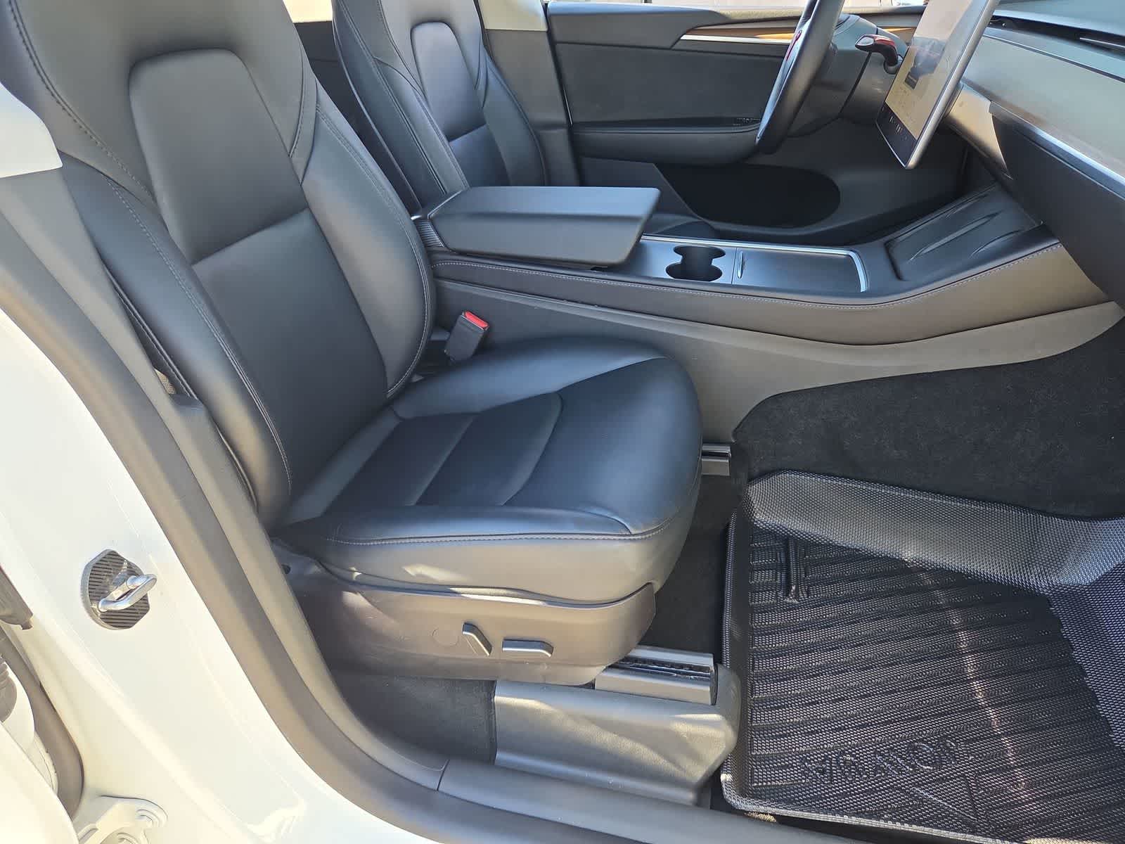 Thumbnail: 2022 Tesla Model Y - 23