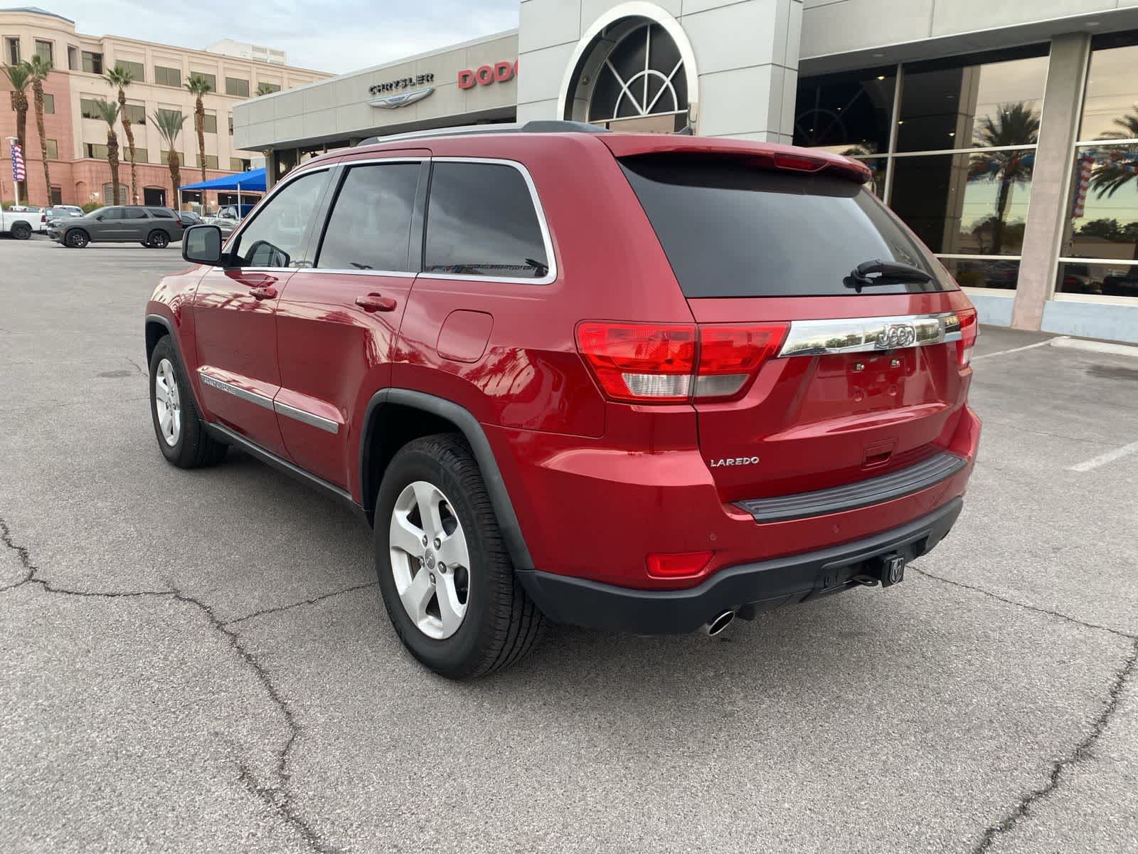 Thumbnail: 2011 Jeep Grand Cherokee - 8