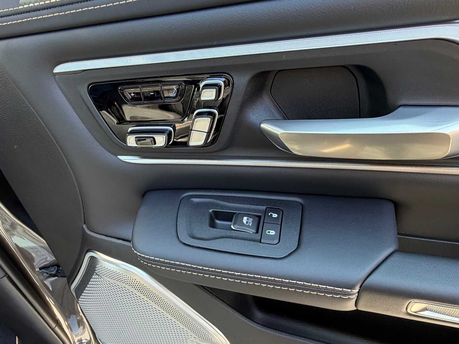 Thumbnail: 2026 RAM 1500 - 14