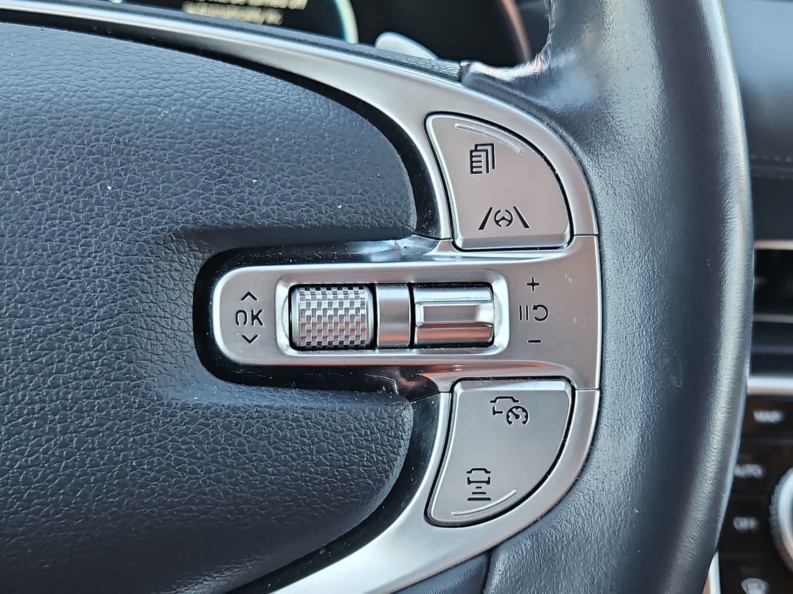 Thumbnail: 2023 Genesis GV80 - 25