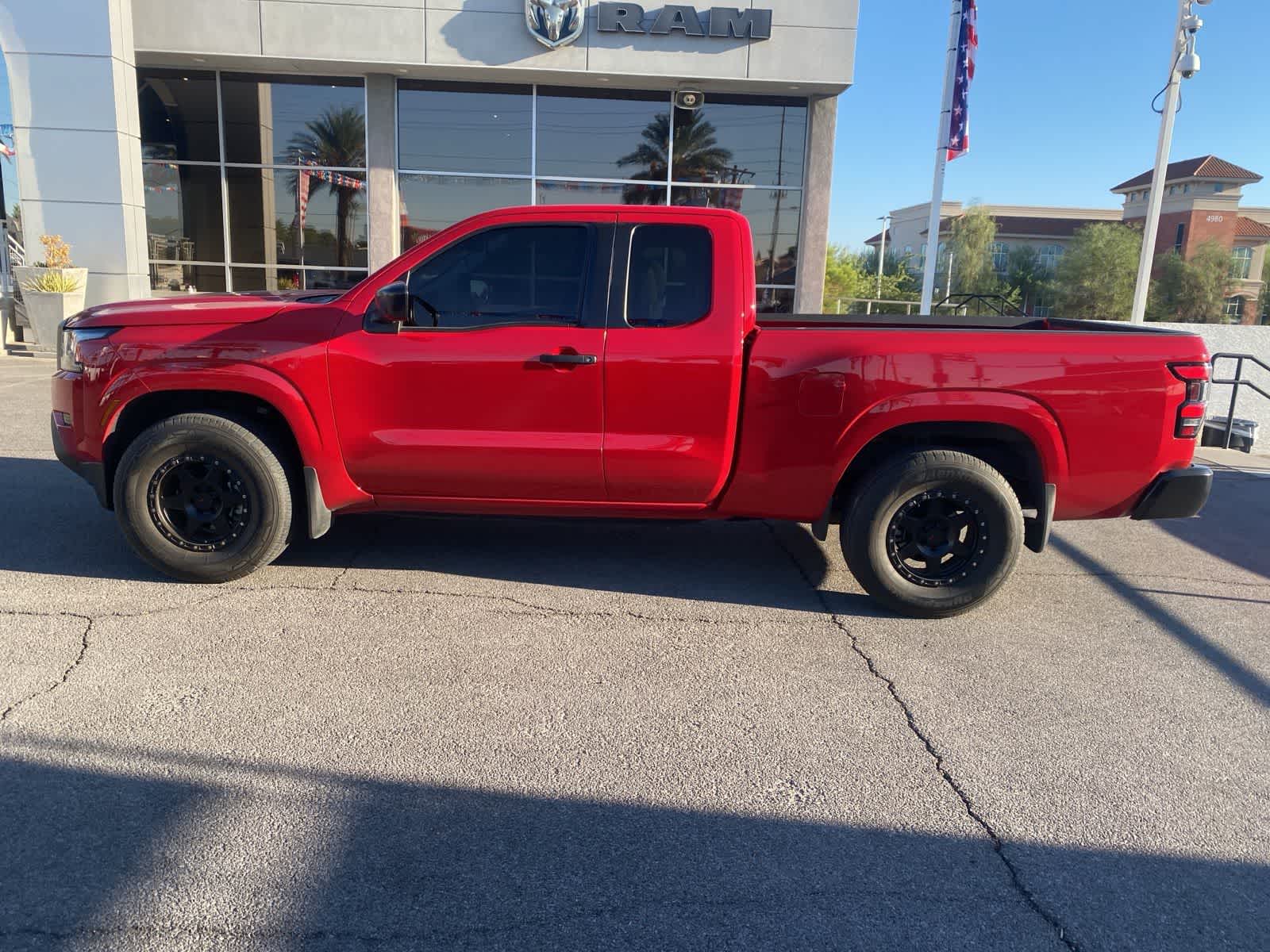 Thumbnail: 2022 Nissan Frontier - 9
