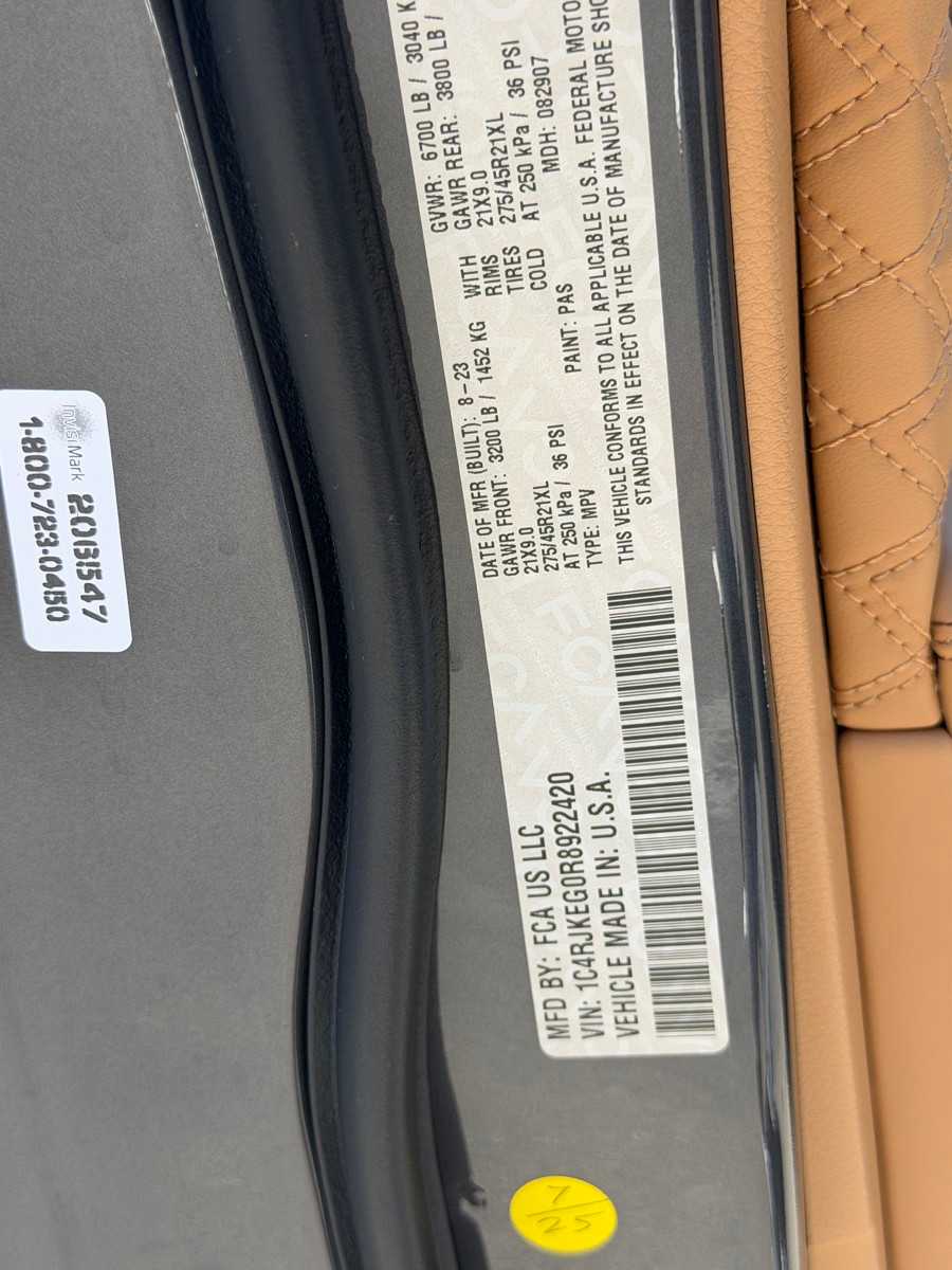Thumbnail: 2024 Jeep Grand Cherokee L - 35