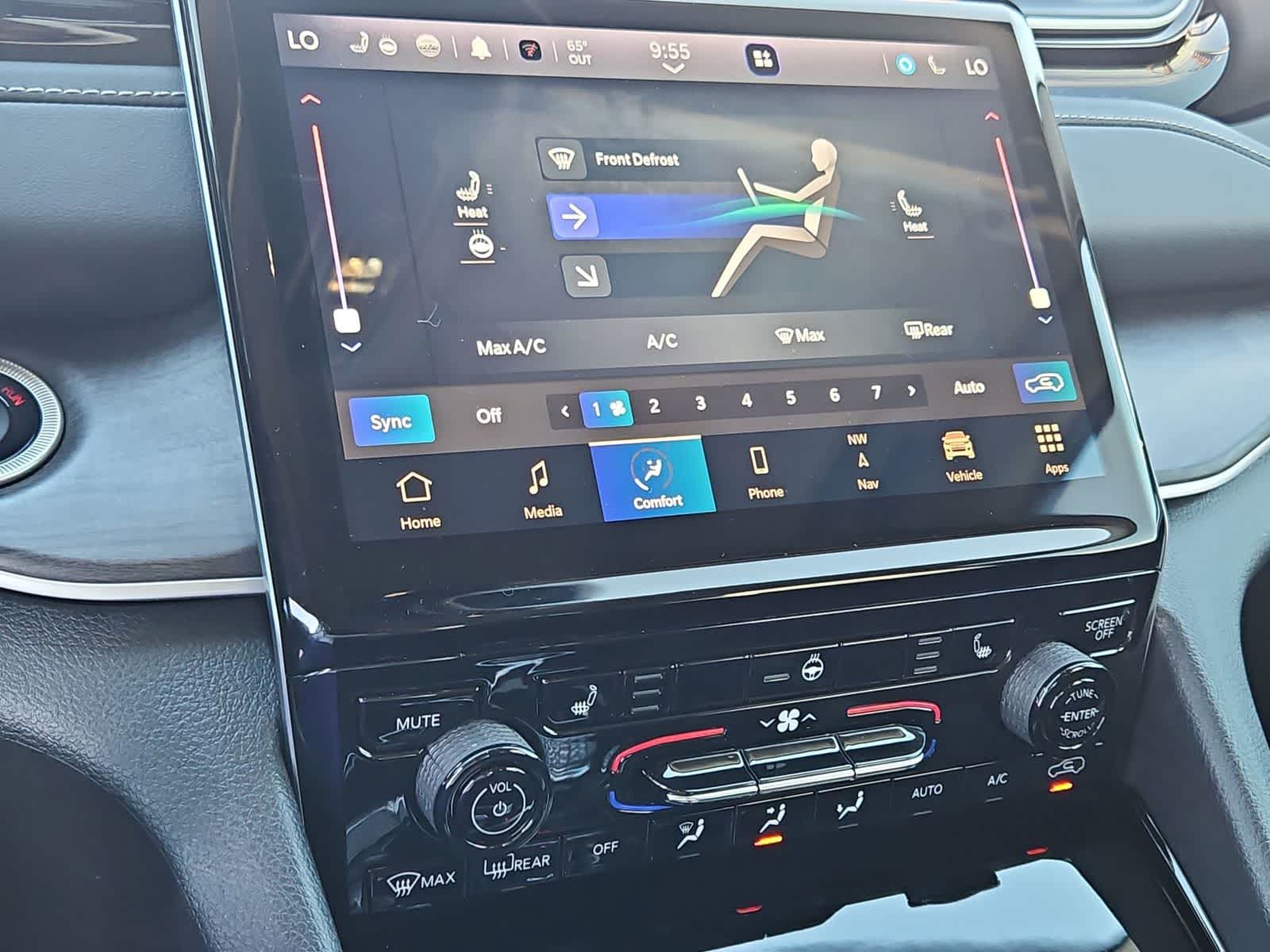 Thumbnail: 2022 Jeep Grand Cherokee - 28