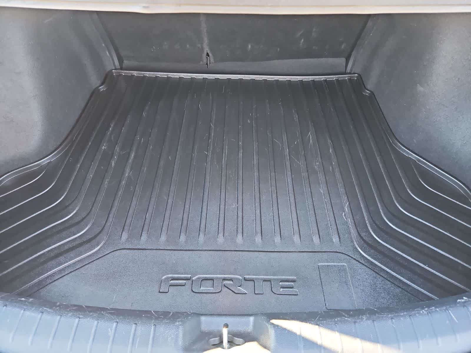 Thumbnail: 2023 Kia Forte - 33