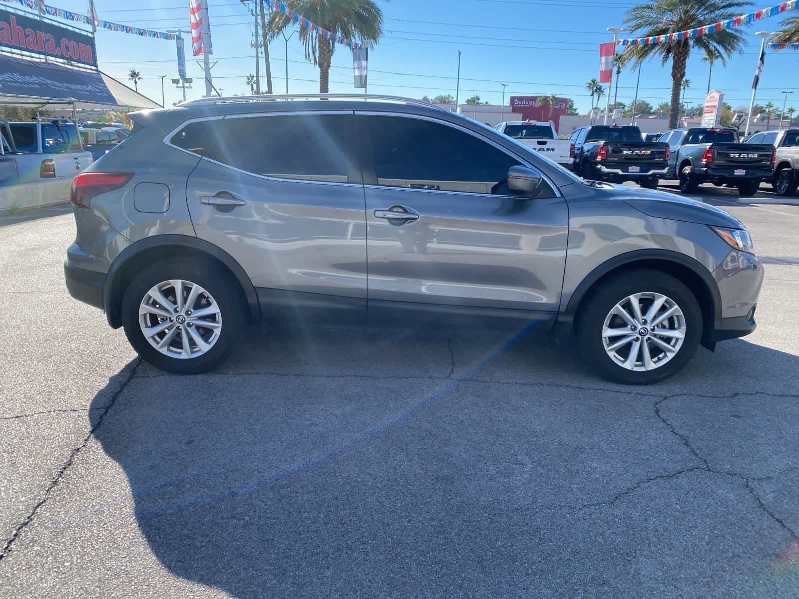 Thumbnail: 2019 Nissan Rogue Sport - 4