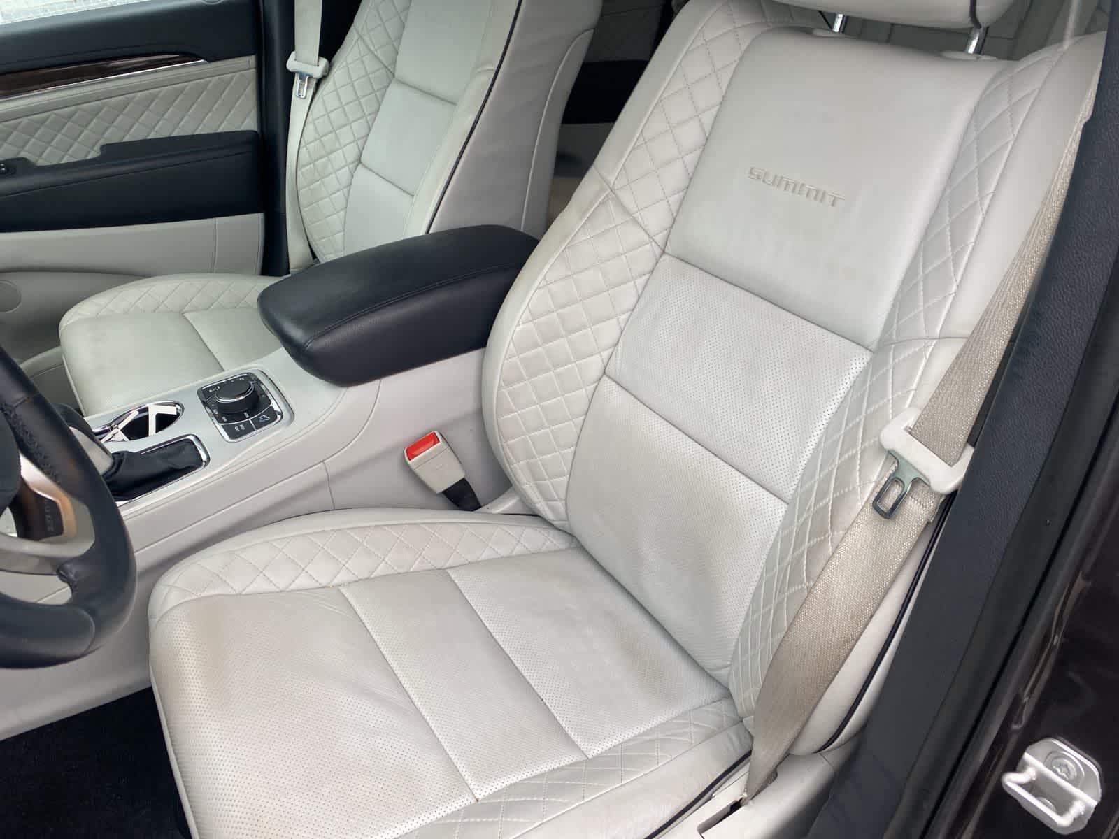 Thumbnail: 2020 Jeep Grand Cherokee - 10