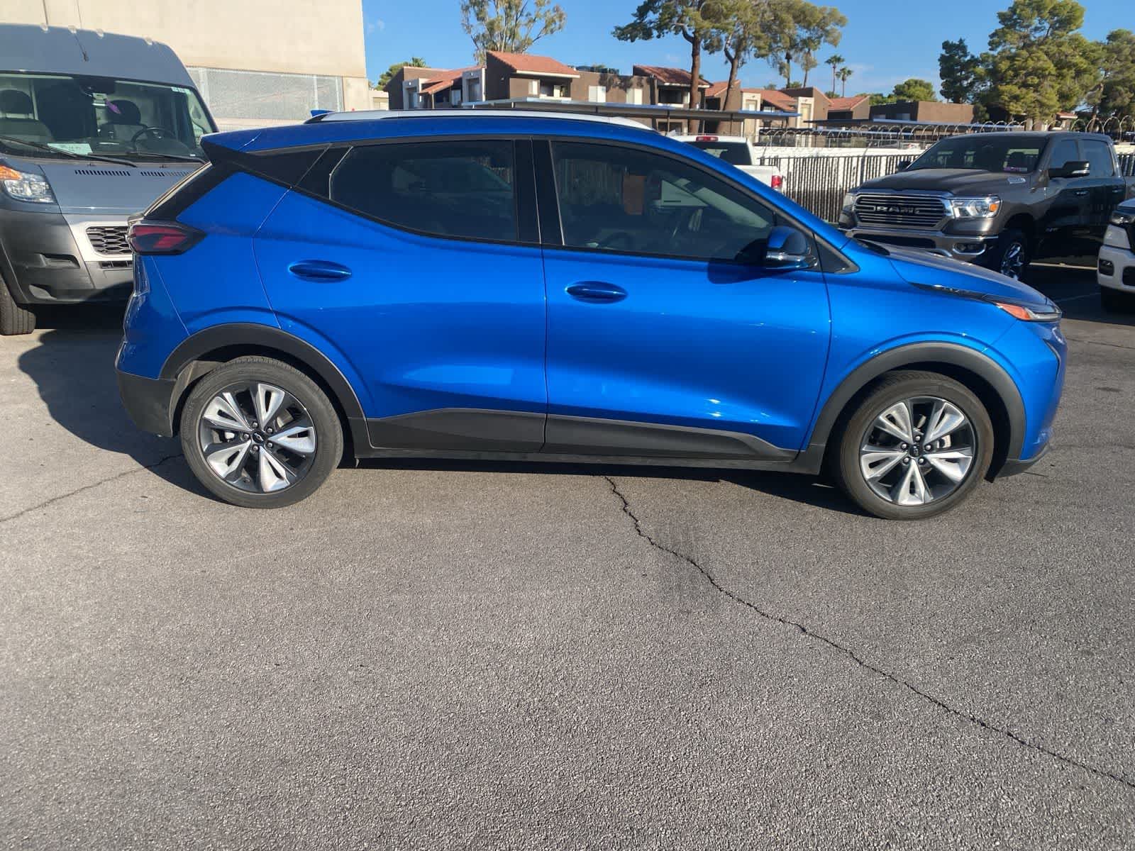 Thumbnail: 2023 Chevrolet Bolt EUV - 4