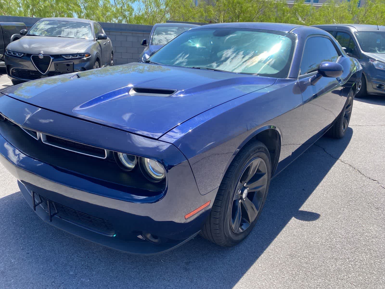 2017 Dodge Challenger SXT's photo